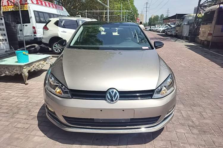 Used Volkswagen Golf 2017 1.6L Automatic Comfort Million-Vehicle Anniversary Edition Front