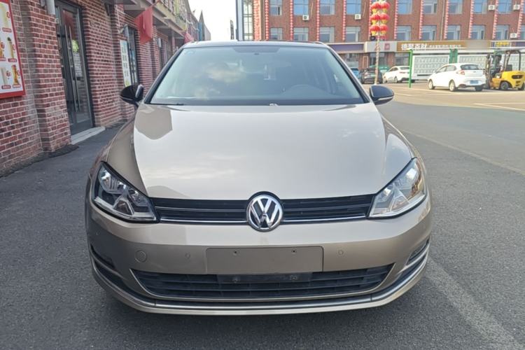 Used Volkswagen Golf 2017 230TSI Automatic Comfort Edition – Celebrating Milestone of One Million Units Front