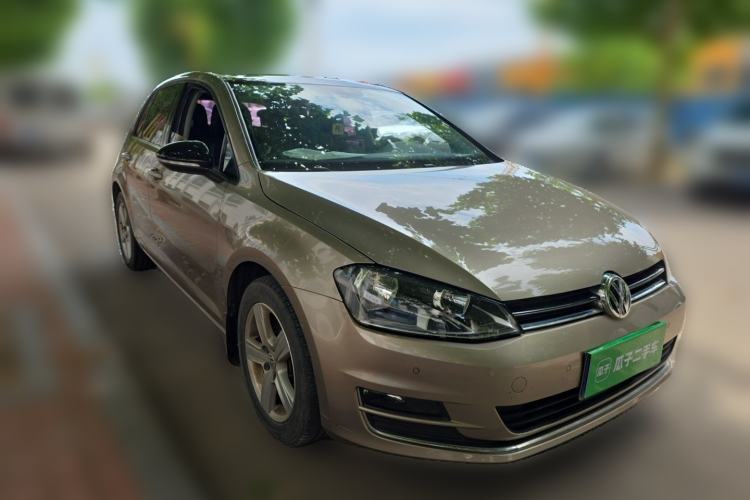 Used Volkswagen Golf 2017 1.6L Automatic Comfort Million-Vehicle Anniversary Edition Front Right 45 Deg