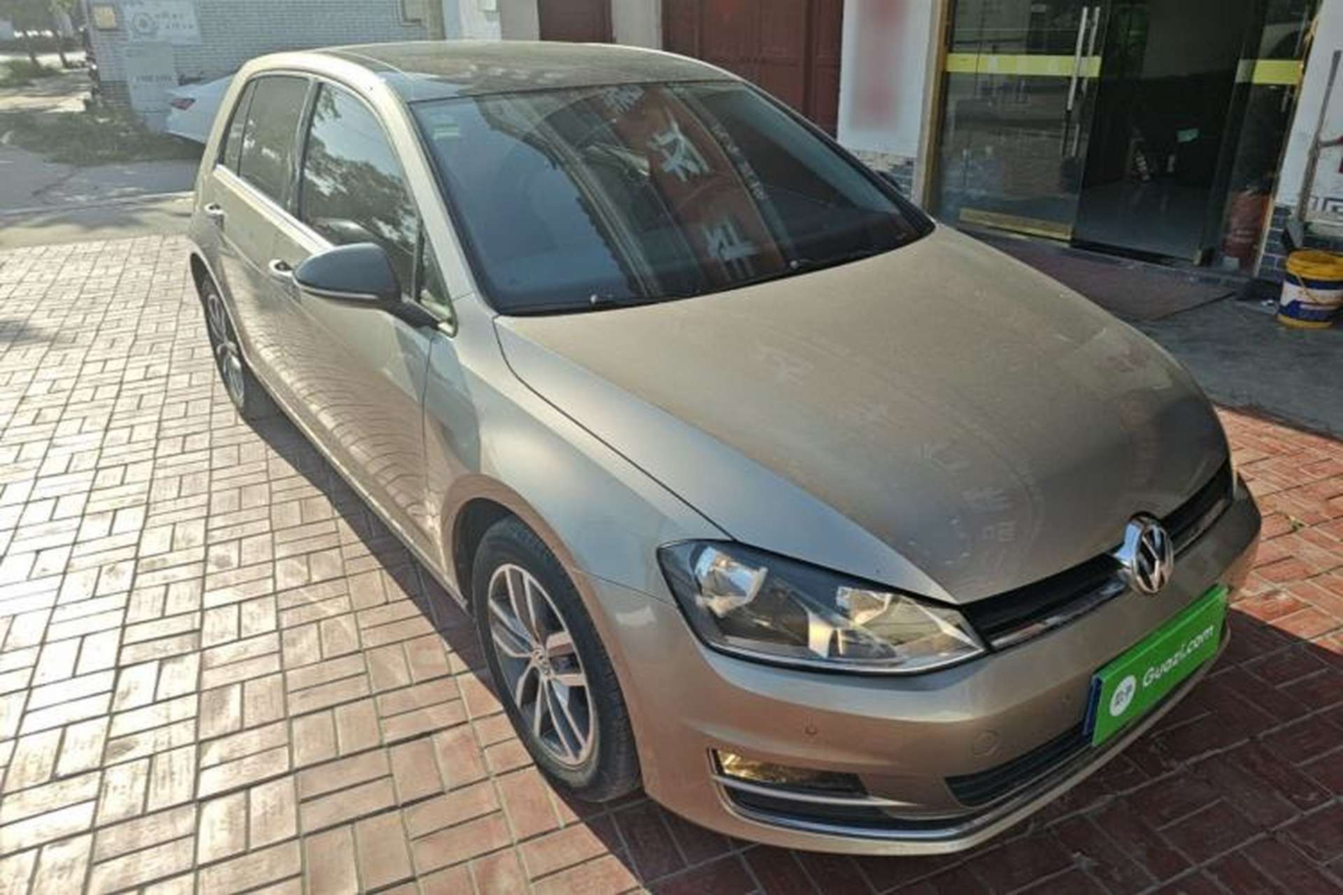 Used Volkswagen Golf 2017 230TSI Automatic Luxury Million-Vehicle Commemorative Edition Front Right 45 Deg