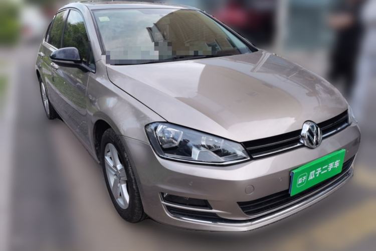 Used Volkswagen Golf 2017 230TSI Automatic Comfort Edition – Celebrating Milestone of One Million Units Front Right 45 Deg