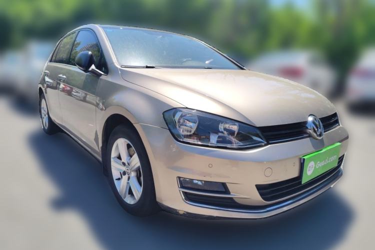 Used Volkswagen Golf 2017 230TSI Automatic Comfort Edition – Celebrating Milestone of One Million Units Front Right 45 Deg