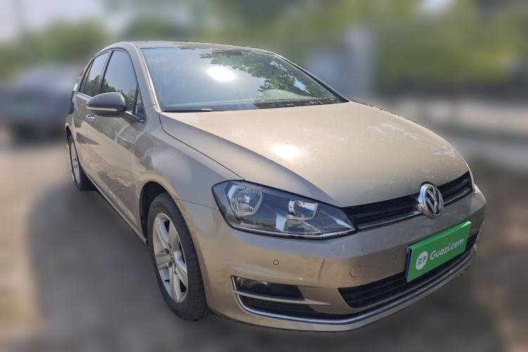 Used Volkswagen Golf 2017 1.6L Automatic Comfort Million-Vehicle Anniversary Edition Front Right 45 Deg