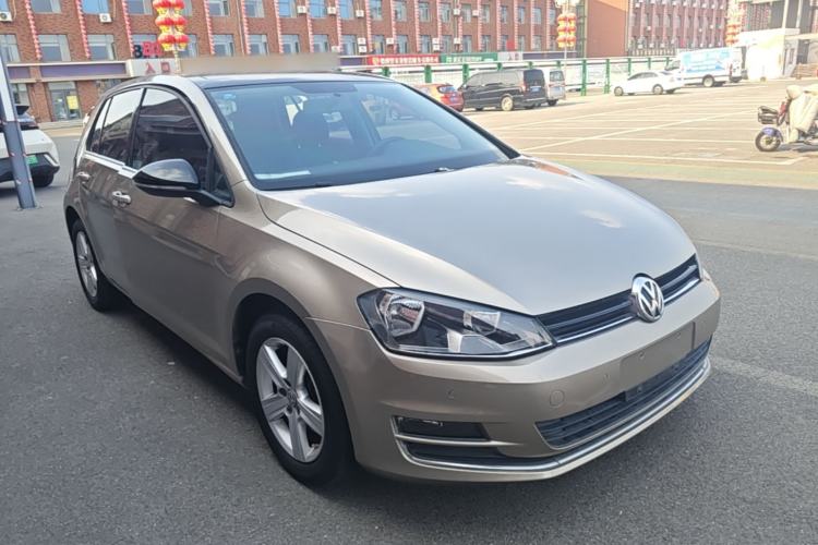 Used Volkswagen Golf 2017 230TSI Automatic Comfort Edition – Celebrating Milestone of One Million Units Front Right 45 Deg