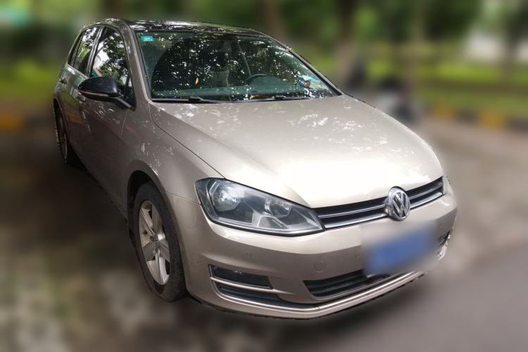 Used Volkswagen Golf 2017 1.6L Automatic Comfort Million-Vehicle Anniversary Edition Front Right 45 Deg