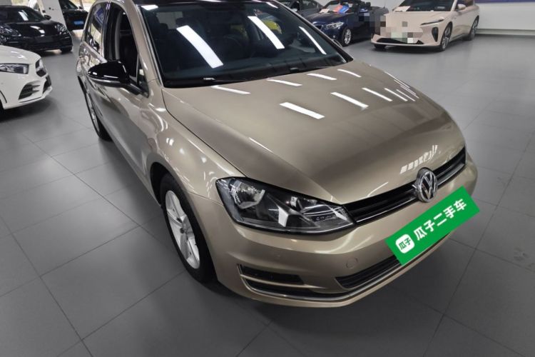 Used Volkswagen Golf 2017 1.6L Automatic Comfort Million-Vehicle Anniversary Edition Front Right 45 Deg