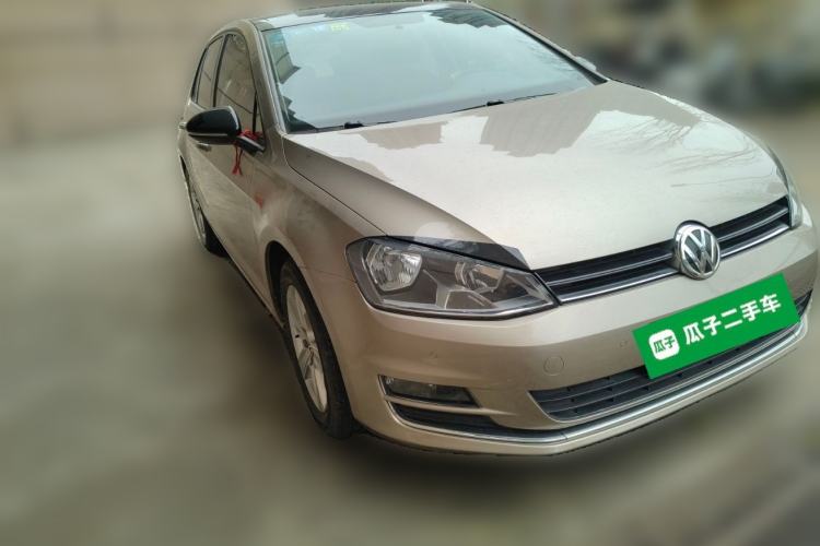 Used Volkswagen Golf 2017 1.6L Automatic Comfort Million-Vehicle Anniversary Edition Front Right 45 Deg