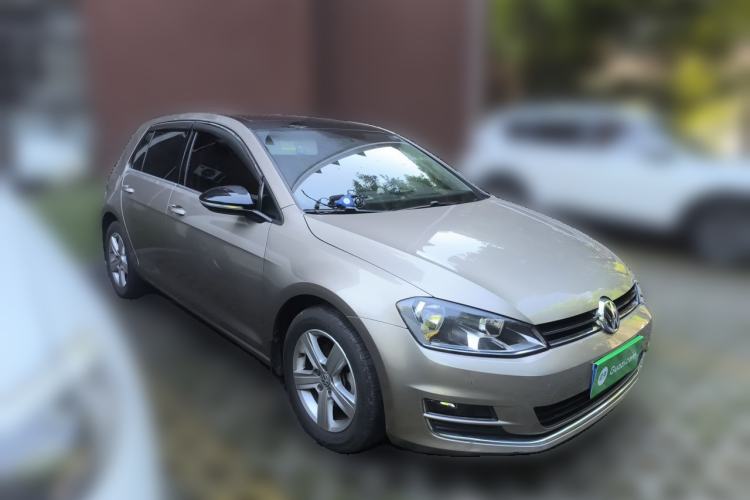 Used Volkswagen Golf 2017 1.6L Automatic Comfort Million-Vehicle Anniversary Edition Front Right 45 Deg