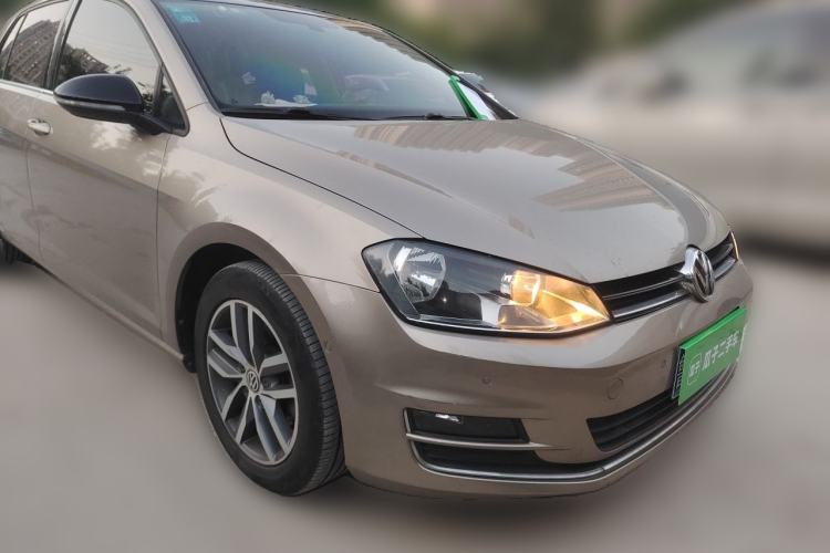 Used Volkswagen Golf 2017 230TSI Automatic Luxury Million-Vehicle Commemorative Edition Front Right 45 Deg