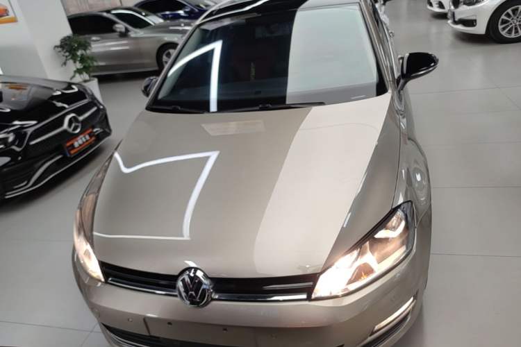 Used Volkswagen Golf 2017 230TSI Automatic Comfort Edition – Celebrating Milestone of One Million Units Front