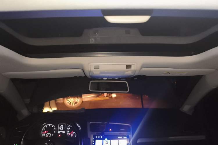 Used Volkswagen Golf 2017 1.6L Automatic Comfort Million-Vehicle Anniversary Edition Headliner