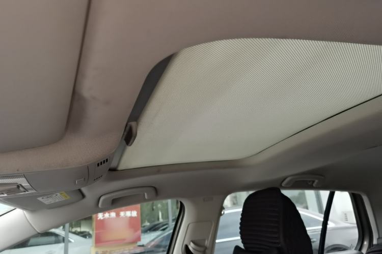 Used Volkswagen Golf 2017 1.6L Automatic Comfort Million-Vehicle Anniversary Edition Headliner