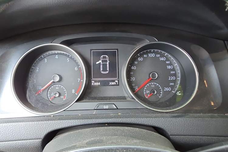 Used Volkswagen Golf 2017 1.6L Automatic Comfort Million-Vehicle Anniversary Edition Instrument Cluster