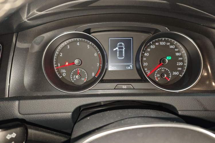 Used Volkswagen Golf 2017 230TSI Automatic Comfort Edition – Celebrating Milestone of One Million Units Instrument Cluster