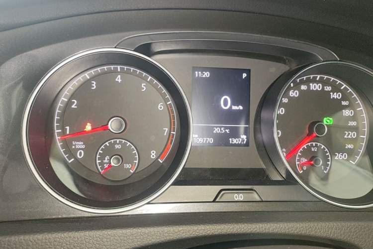 Used Volkswagen Golf 2017 230TSI Automatic Comfort Edition – Celebrating Milestone of One Million Units Instrument Cluster