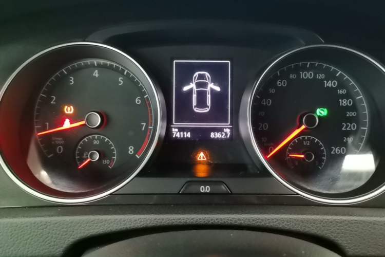 Used Volkswagen Golf 2017 1.6L Automatic Comfort Million-Vehicle Anniversary Edition Instrument Cluster