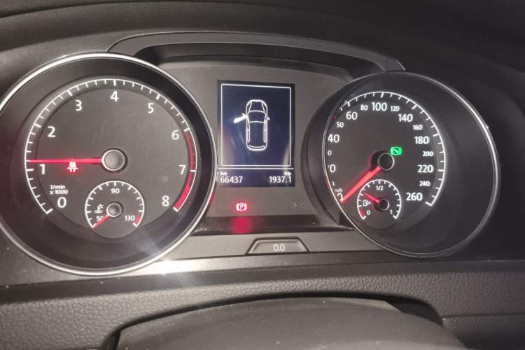 Used Volkswagen Golf 2017 1.6L Automatic Comfort Million-Vehicle Anniversary Edition Instrument Cluster