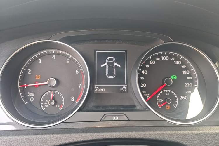Used Volkswagen Golf 2017 230TSI Automatic Comfort Edition – Celebrating Milestone of One Million Units Instrument Cluster