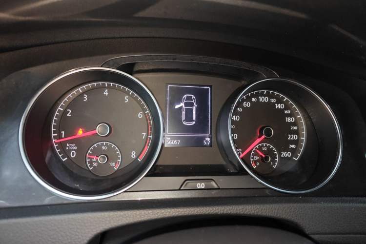 Used Volkswagen Golf 2017 1.6L Automatic Comfort Million-Vehicle Anniversary Edition Instrument Cluster
