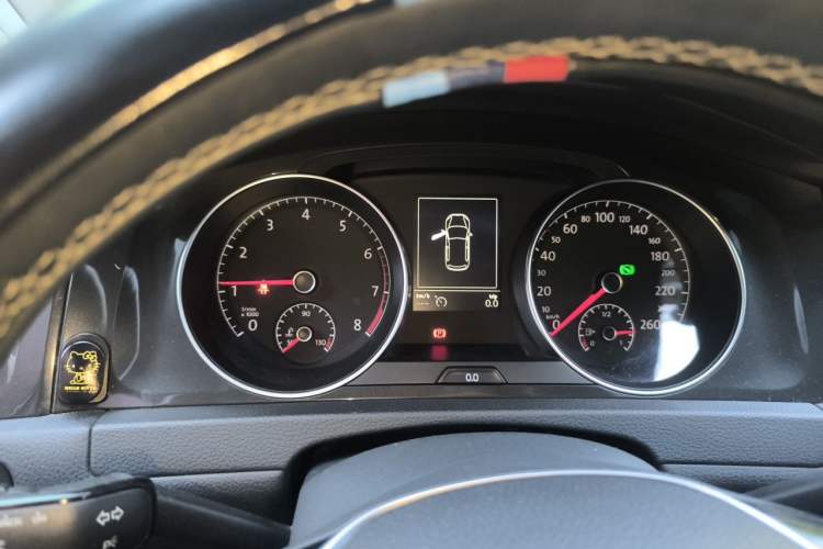 Used Volkswagen Golf 2017 1.6L Automatic Comfort Million-Vehicle Anniversary Edition Instrument Cluster