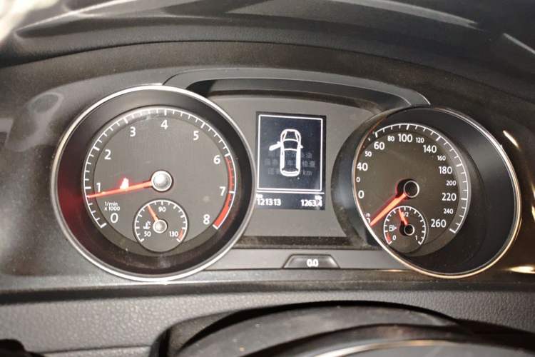 Used Volkswagen Golf 2017 230TSI Automatic Comfort Edition – Celebrating Milestone of One Million Units Instrument Cluster