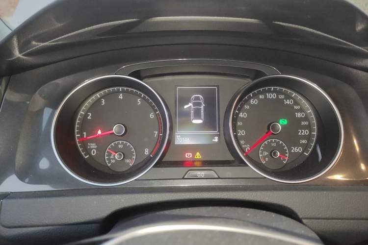 Used Volkswagen Golf 2017 230TSI Automatic Luxury Million-Vehicle Commemorative Edition Instrument Cluster