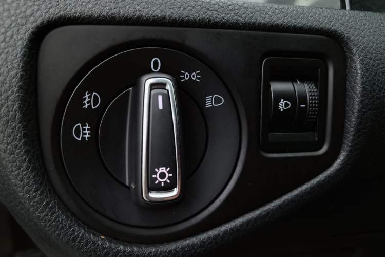 Used Volkswagen Golf 2017 230TSI Automatic Comfort Edition – Celebrating Milestone of One Million Units Interior 11