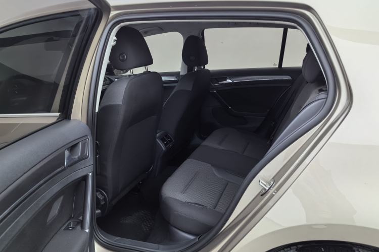 Used Volkswagen Golf 2017 230TSI Automatic Comfort Edition – Celebrating Milestone of One Million Units Interior 4