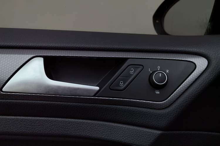 Used Volkswagen Golf 2017 230TSI Automatic Comfort Edition – Celebrating Milestone of One Million Units Interior 8