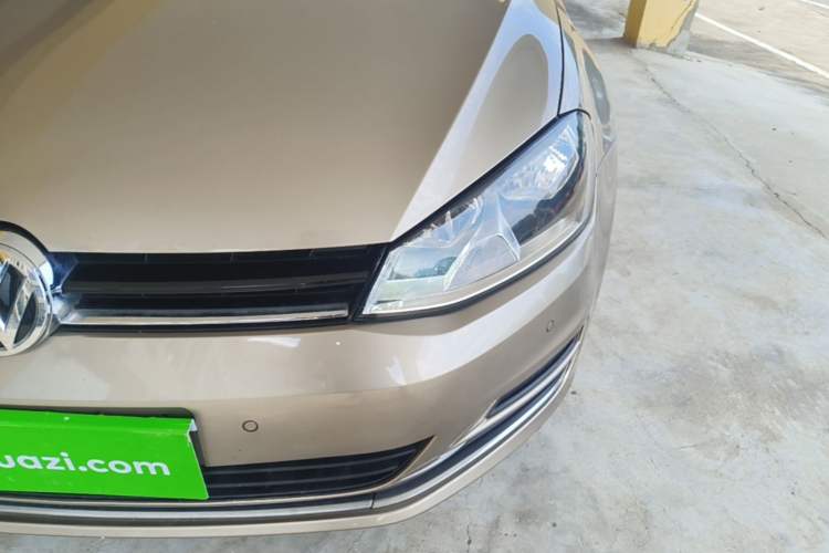 Used Volkswagen Golf 2017 230TSI Automatic Comfort Edition – Celebrating Milestone of One Million Units Left Front Headlight