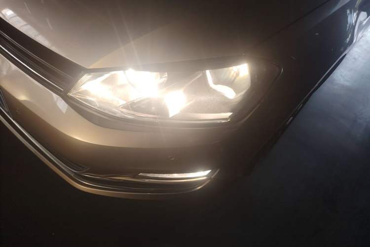 Used Volkswagen Golf 2017 230TSI Automatic Luxury Million-Vehicle Commemorative Edition Left Front Headlight