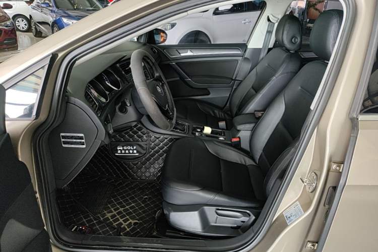 Used Volkswagen Golf 2017 230TSI Automatic Comfort Edition – Celebrating Milestone of One Million Units Left Front Seat