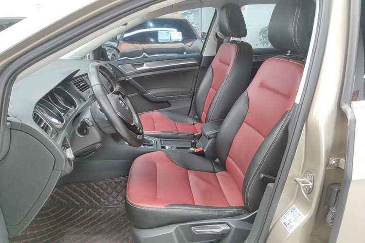 Used Volkswagen Golf 2017 230TSI Automatic Comfort Edition – Celebrating Milestone of One Million Units Left Front Seat