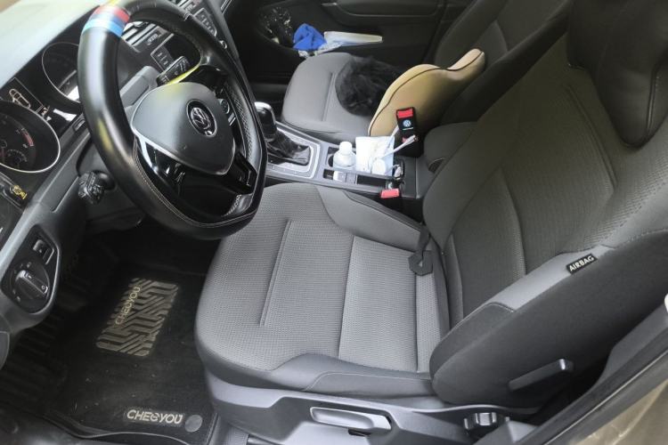 Used Volkswagen Golf 2017 1.6L Automatic Comfort Million-Vehicle Anniversary Edition Left Front Seat