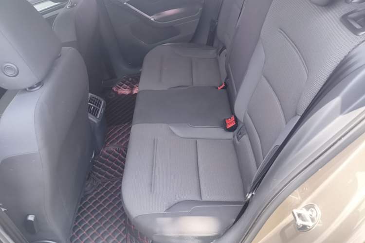 Used Volkswagen Golf 2017 1.6L Automatic Comfort Million-Vehicle Anniversary Edition Left Rear Seat
