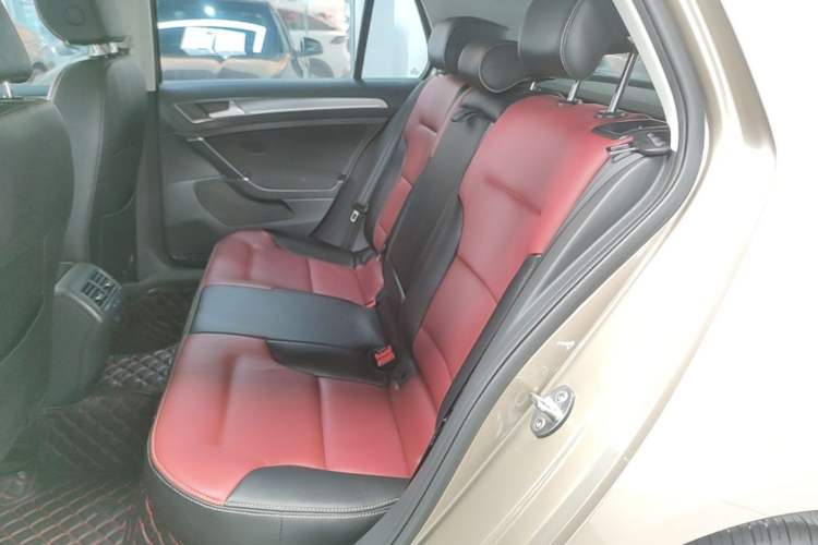 Used Volkswagen Golf 2017 230TSI Automatic Comfort Edition – Celebrating Milestone of One Million Units Left Rear Seat