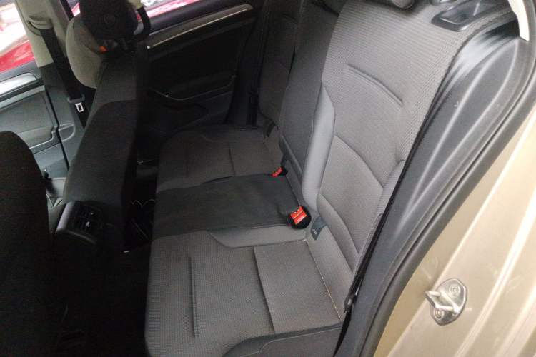 Used Volkswagen Golf 2017 1.6L Automatic Comfort Million-Vehicle Anniversary Edition Left Rear Seat