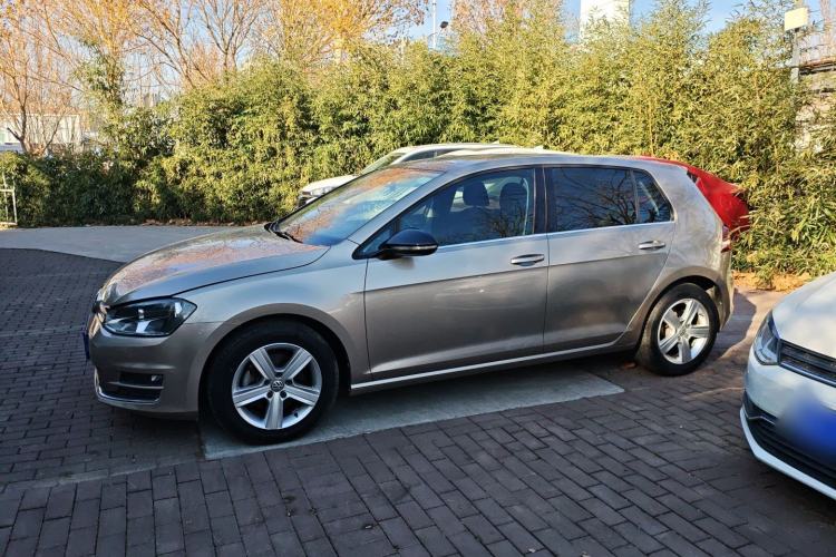 Used Volkswagen Golf 2017 1.6L Automatic Comfort Million-Vehicle Anniversary Edition Left Side