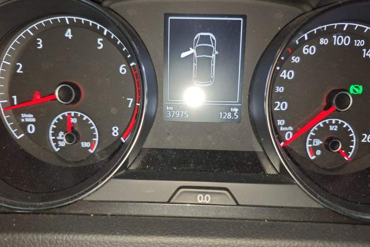 Used Volkswagen Golf 2017 230TSI Automatic Comfort Edition – Celebrating Milestone of One Million Units Odometer Close Up