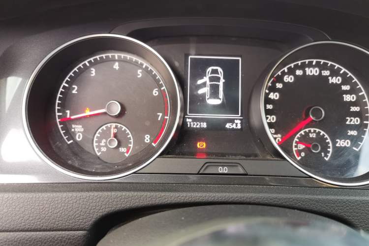 Used Volkswagen Golf 2017 230TSI Automatic Comfort Edition – Celebrating Milestone of One Million Units Odometer Close Up