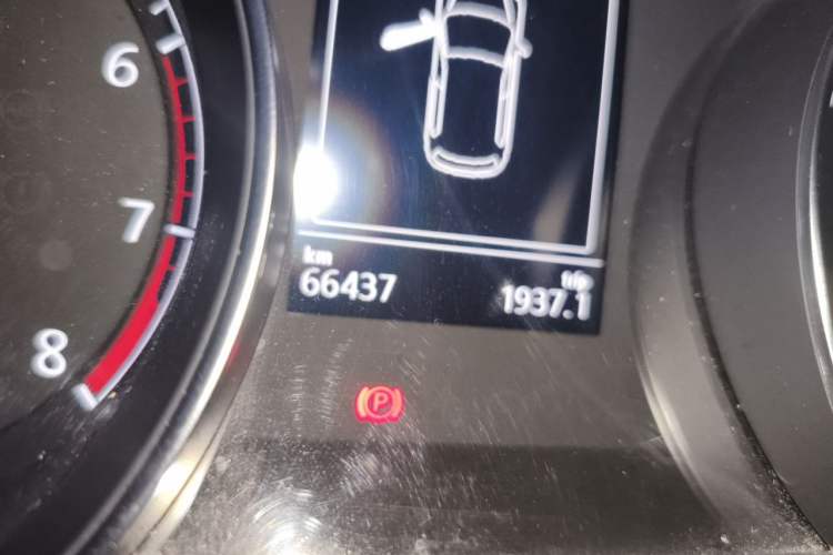Used Volkswagen Golf 2017 1.6L Automatic Comfort Million-Vehicle Anniversary Edition Odometer Close Up