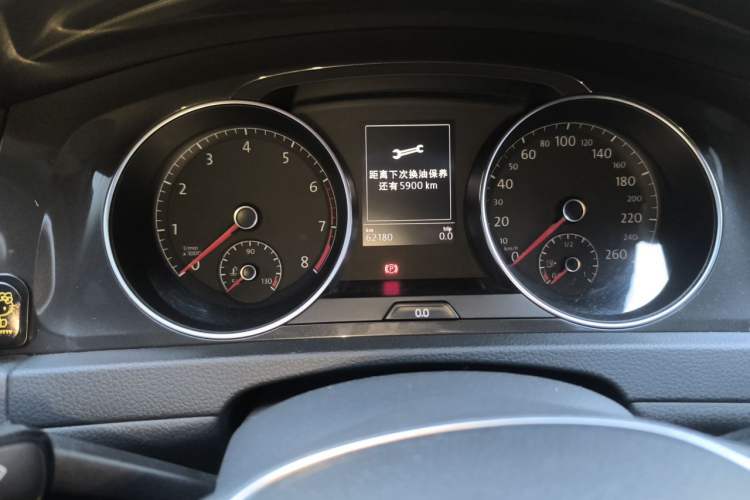 Used Volkswagen Golf 2017 1.6L Automatic Comfort Million-Vehicle Anniversary Edition Odometer Close Up