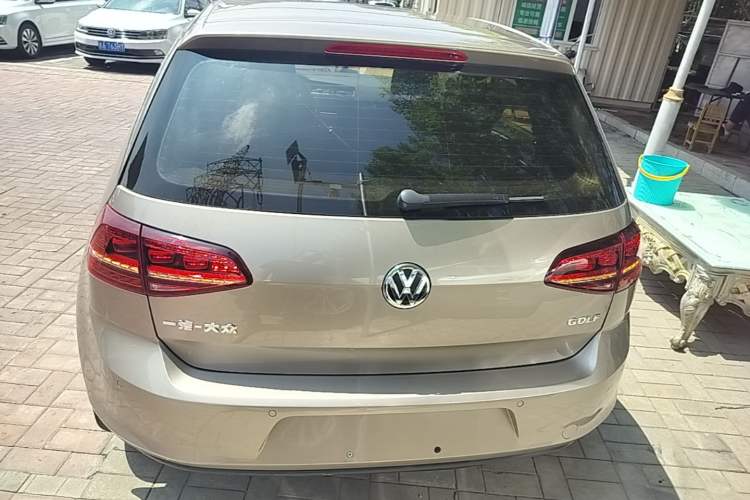 Used Volkswagen Golf 2017 1.6L Automatic Comfort Million-Vehicle Anniversary Edition Rear