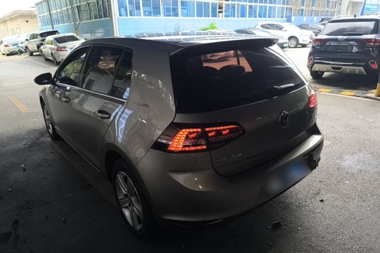 Used Volkswagen Golf 2017 1.6L Automatic Comfort Million-Vehicle Anniversary Edition Rear Left 45 Deg
