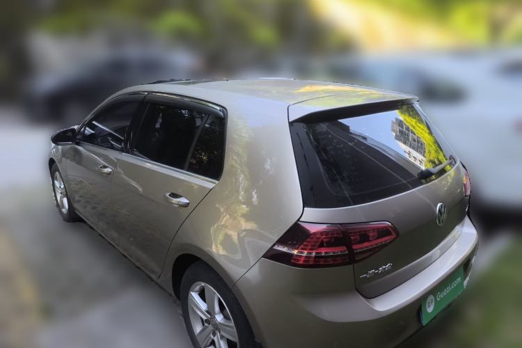 Used Volkswagen Golf 2017 1.6L Automatic Comfort Million-Vehicle Anniversary Edition Rear Left 45 Deg