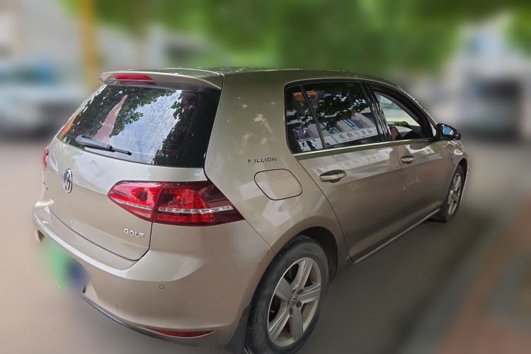 Used Volkswagen Golf 2017 1.6L Automatic Comfort Million-Vehicle Anniversary Edition Rear Right 45 Deg