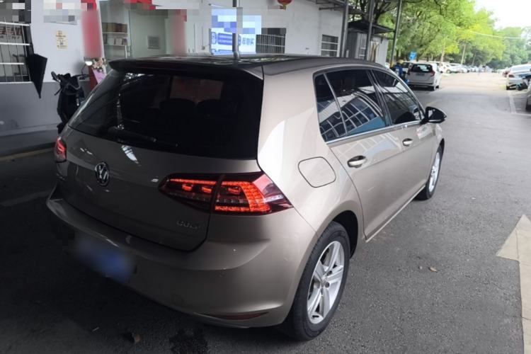 Used Volkswagen Golf 2017 1.6L Automatic Comfort Million-Vehicle Anniversary Edition Rear Right 45 Deg