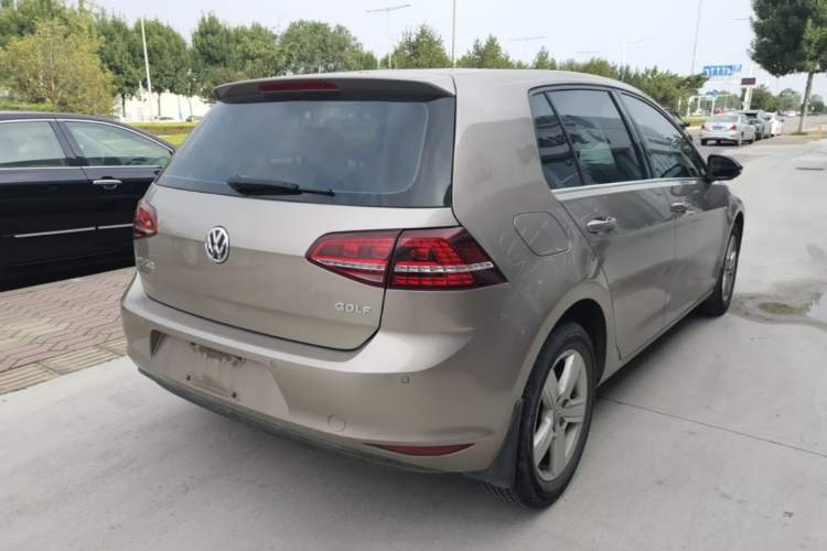 Used Volkswagen Golf 2017 1.6L Automatic Comfort Million-Vehicle Anniversary Edition Rear Right 45 Deg