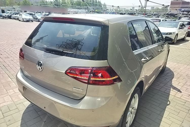 Used Volkswagen Golf 2017 1.6L Automatic Comfort Million-Vehicle Anniversary Edition Rear Right 45 Deg