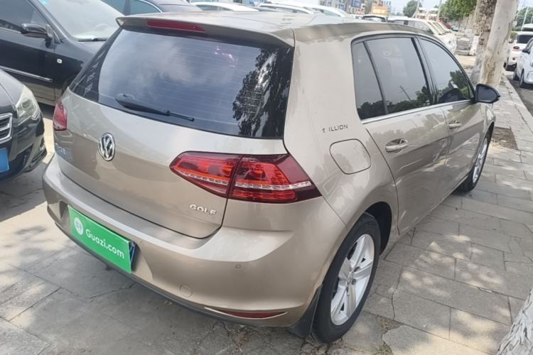Used Volkswagen Golf 2017 1.6L Automatic Comfort Million-Vehicle Anniversary Edition Rear Right 45 Deg